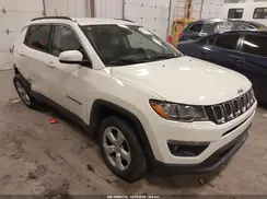 3C4NJDBB9JT282961 2018 JEEP COMPASS