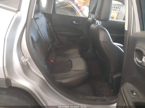 3C4NJDBB9JT283222 2018 JEEP COMPASS - Image 8