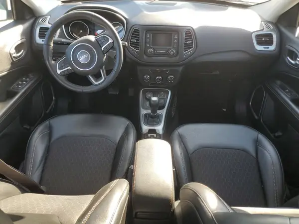 3C4NJDBB9JT283320 2018 JEEP COMPASS - Image 8