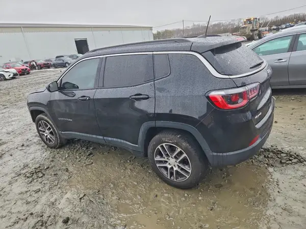 3C4NJDBB9JT284516 2018 JEEP COMPASS - Image 2