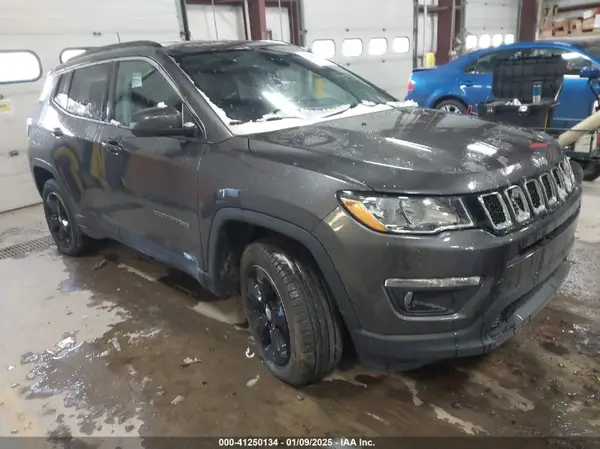 3C4NJDBB9JT291126 2018 JEEP COMPASS - Image 1