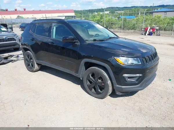 3C4NJDBB9JT298917 2018 JEEP COMPASS - Image 1