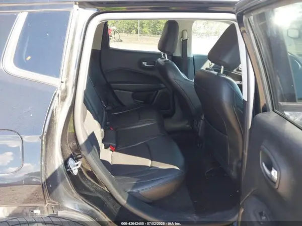 3C4NJDBB9JT298917 2018 JEEP COMPASS - Image 8
