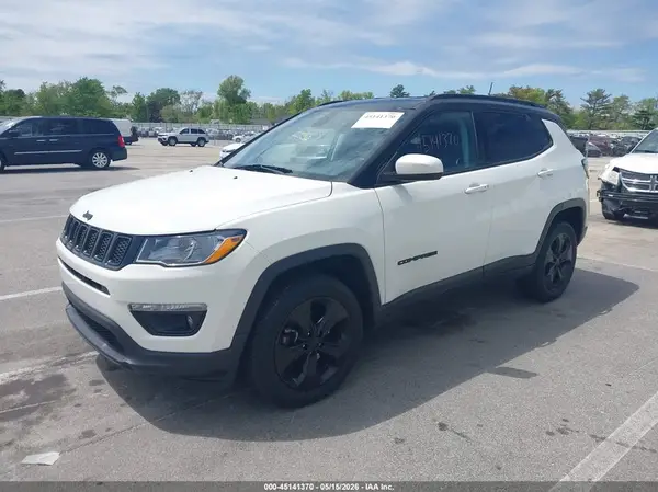 3C4NJDBB9JT304005 2018 JEEP COMPASS - Image 2