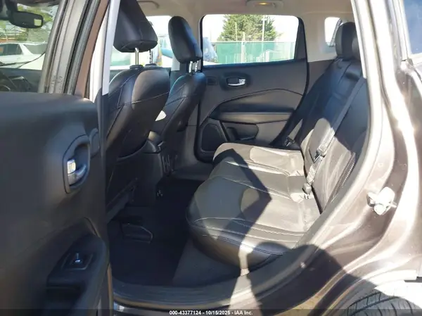3C4NJDBB9JT304103 2018 JEEP COMPASS - Image 8