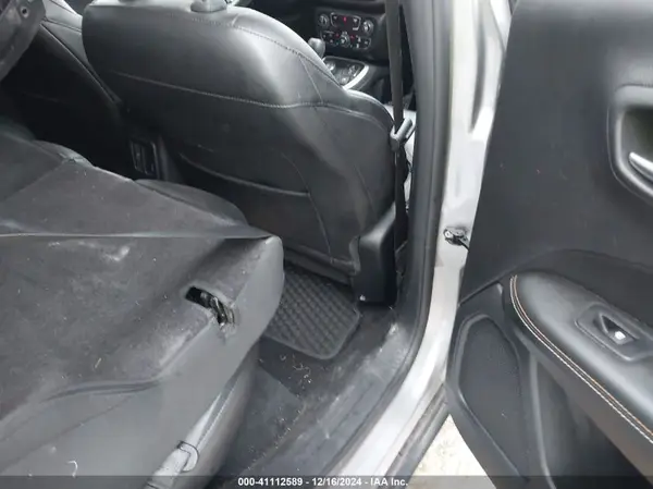 3C4NJDBB9JT307132 2018 JEEP COMPASS - Image 8
