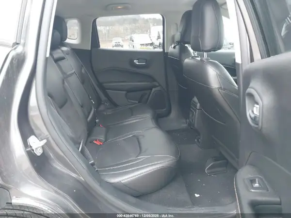 3C4NJDBB9JT307423 2018 JEEP COMPASS - Image 8