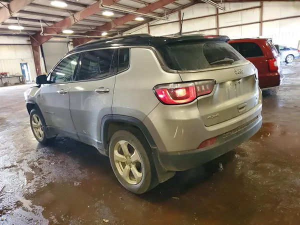 3C4NJDBB9JT313660 2018 JEEP COMPASS - Image 2