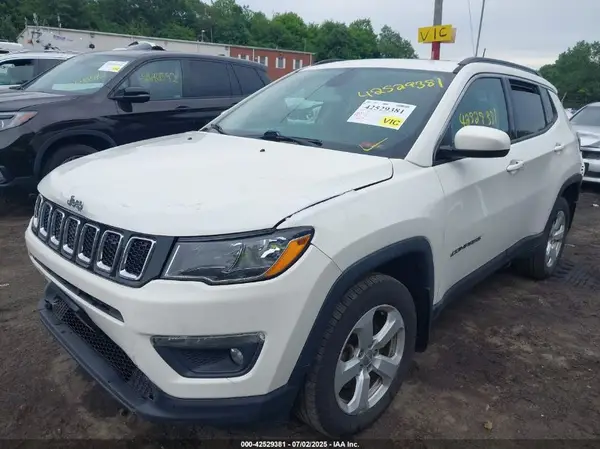 3C4NJDBB9JT314162 2018 JEEP COMPASS - Image 2
