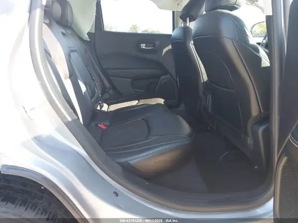 3C4NJDBB9JT328675 2018 JEEP COMPASS - Image 8