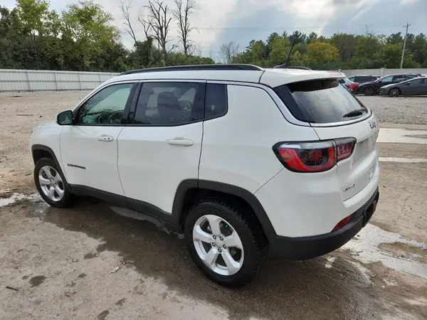 3C4NJDBB9JT331317 2018 JEEP COMPASS - Image 2