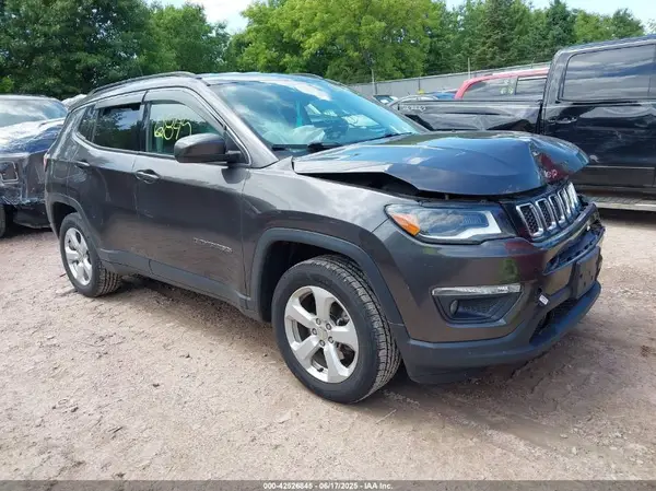 3C4NJDBB9JT331589 2018 JEEP COMPASS - Image 1