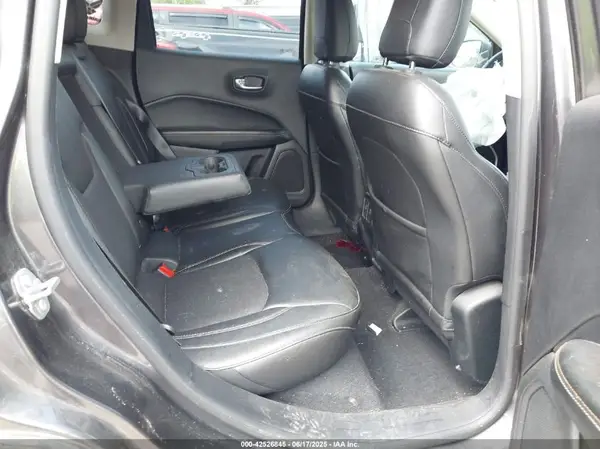 3C4NJDBB9JT331589 2018 JEEP COMPASS - Image 8