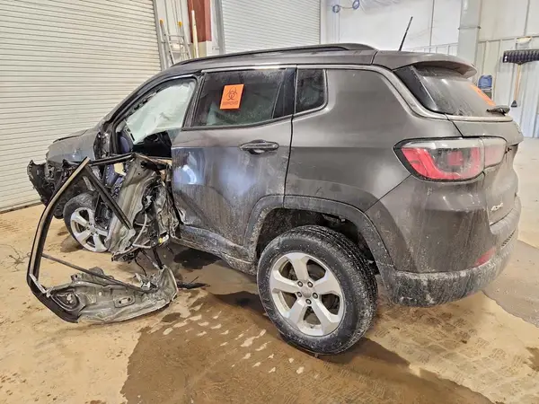 3C4NJDBB9JT333469 2018 JEEP COMPASS - Image 2