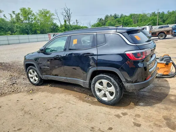 3C4NJDBB9JT346299 2018 JEEP COMPASS - Image 2