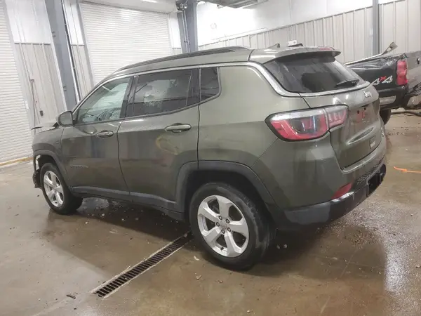 3C4NJDBB9JT349493 2018 JEEP COMPASS - Image 2