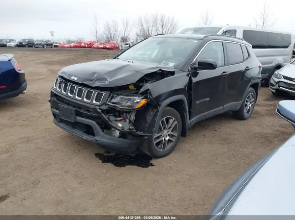 3C4NJDBB9JT354760 2018 JEEP COMPASS - Image 2