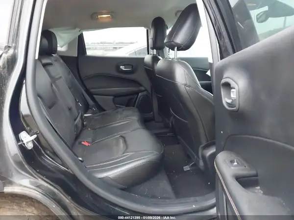 3C4NJDBB9JT354760 2018 JEEP COMPASS - Image 8