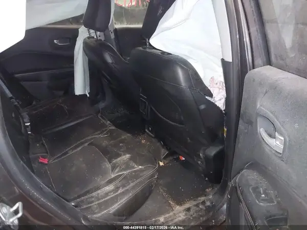 3C4NJDBB9JT355374 2018 JEEP COMPASS - Image 8