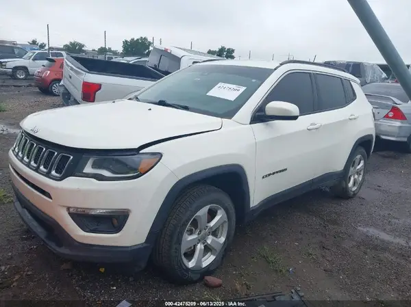 3C4NJDBB9JT359747 2018 JEEP COMPASS - Image 2