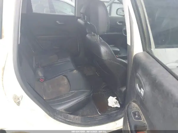 3C4NJDBB9JT359747 2018 JEEP COMPASS - Image 8