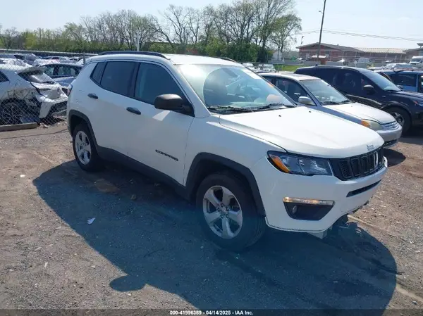 3C4NJDBB9JT364849 2018 JEEP COMPASS - Image 1