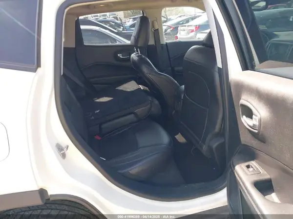 3C4NJDBB9JT364849 2018 JEEP COMPASS - Image 8