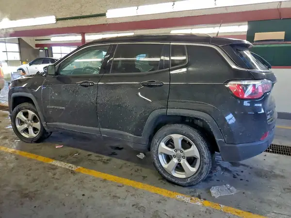 3C4NJDBB9JT373289 2018 JEEP COMPASS - Image 2