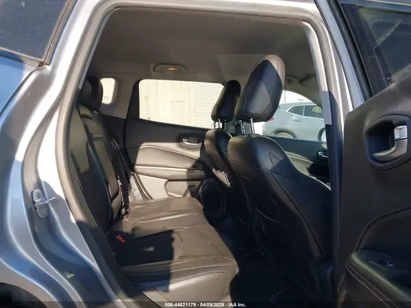 3C4NJDBB9JT373499 2018 JEEP COMPASS - Image 8