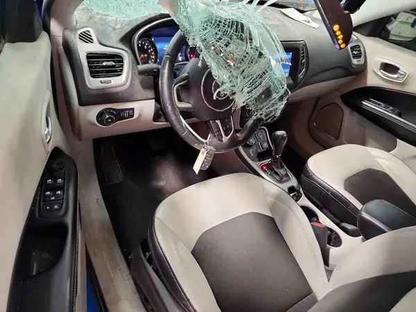 3C4NJDBB9JT392165 2018 JEEP COMPASS - Image 8