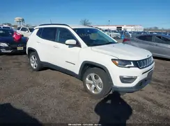3C4NJDBB9JT393364 2018 JEEP COMPASS