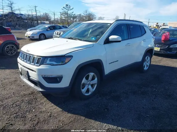 3C4NJDBB9JT393364 2018 JEEP COMPASS - Image 2