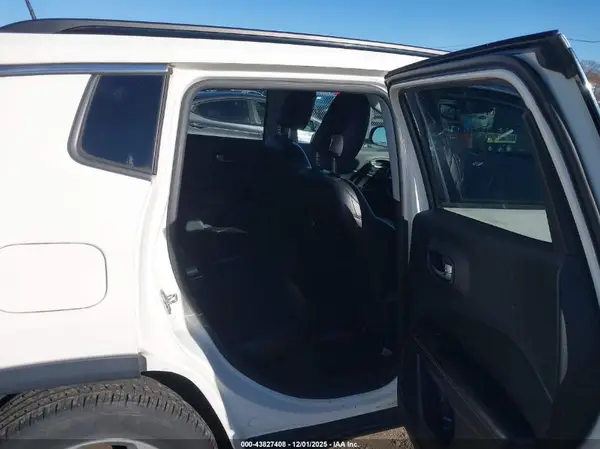 3C4NJDBB9JT393364 2018 JEEP COMPASS - Image 8