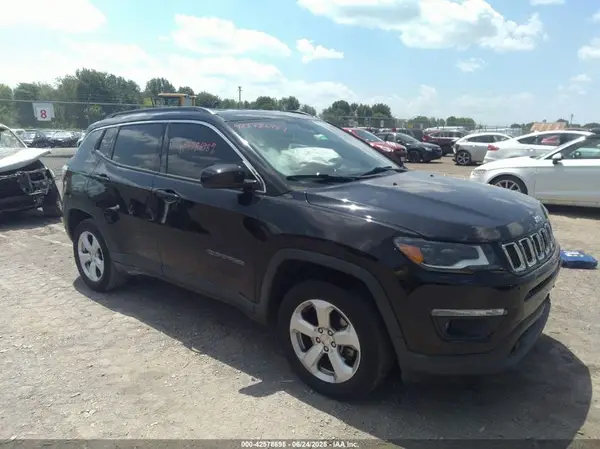 3C4NJDBB9JT393767 2018 JEEP COMPASS - Image 1