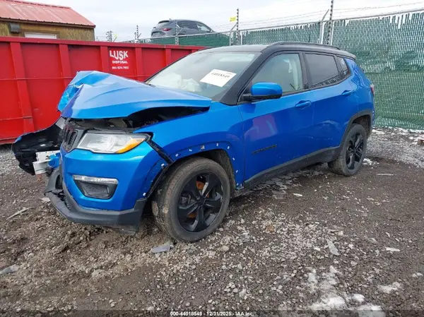 3C4NJDBB9JT394658 2018 JEEP COMPASS - Image 2