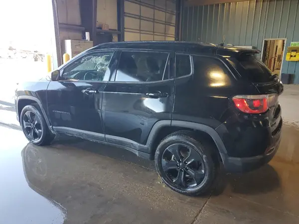 3C4NJDBB9JT395194 2018 JEEP COMPASS - Image 2