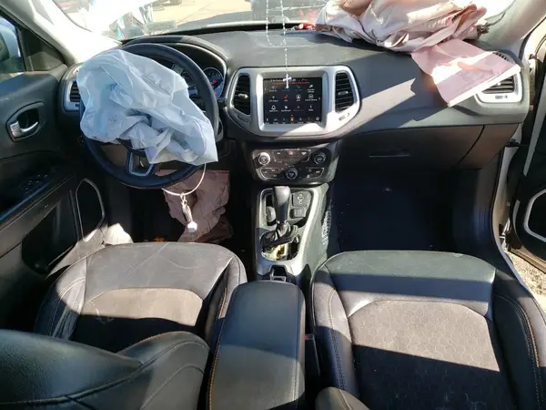 3C4NJDBB9JT398354 2018 JEEP COMPASS - Image 8