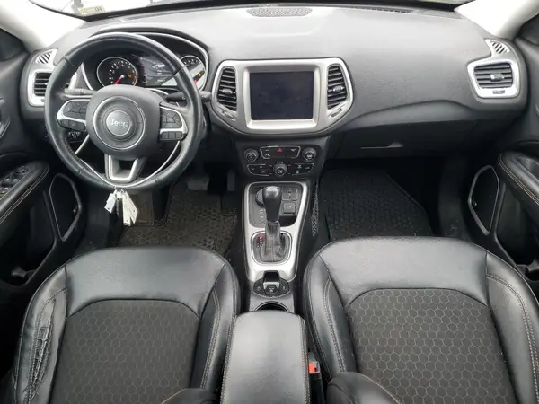 3C4NJDBB9JT399603 2018 JEEP COMPASS - Image 8