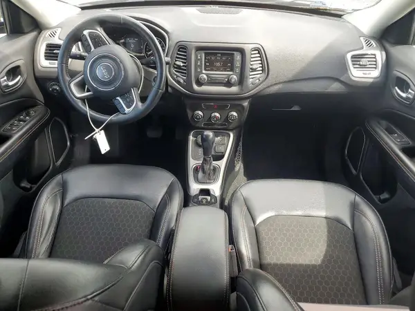 3C4NJDBB9JT402161 2018 JEEP COMPASS - Image 8
