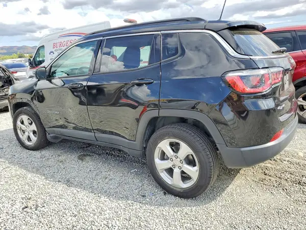 3C4NJDBB9JT413788 2018 JEEP COMPASS - Image 2