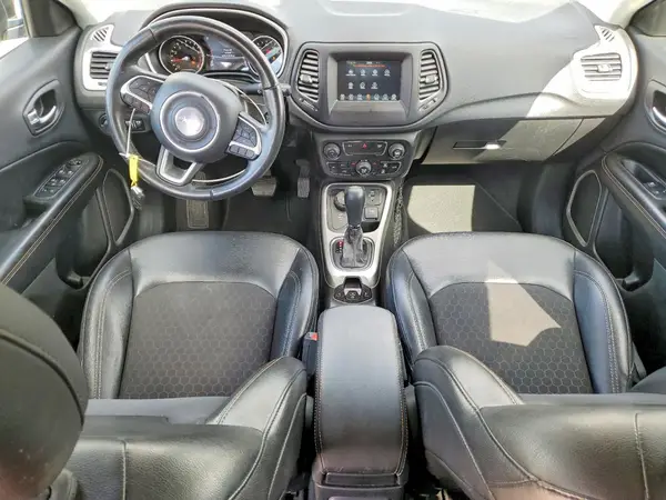 3C4NJDBB9JT413788 2018 JEEP COMPASS - Image 8