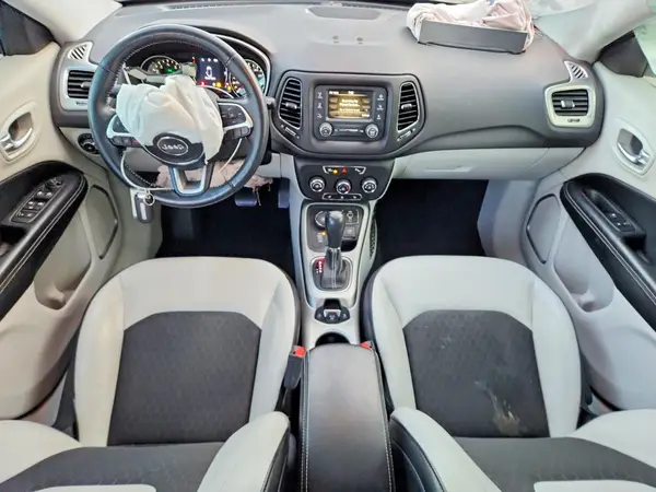 3C4NJDBB9JT413886 2018 JEEP COMPASS - Image 8