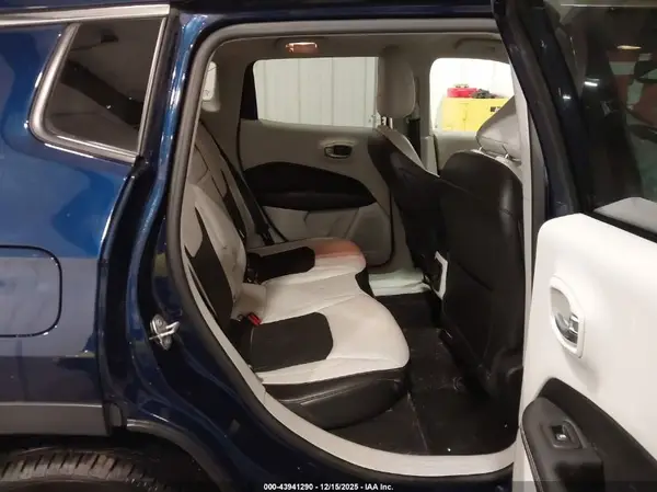 3C4NJDBB9JT423298 2018 JEEP COMPASS - Image 8