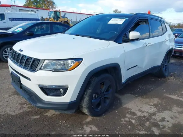 3C4NJDBB9JT433443 2018 JEEP COMPASS - Image 2