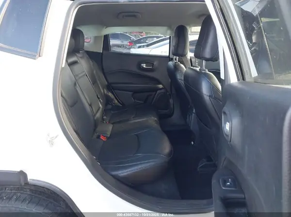 3C4NJDBB9JT433443 2018 JEEP COMPASS - Image 8