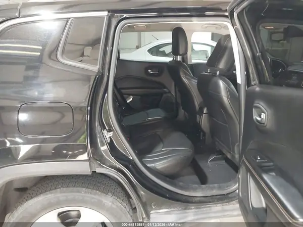 3C4NJDBB9JT434706 2018 JEEP COMPASS - Image 8