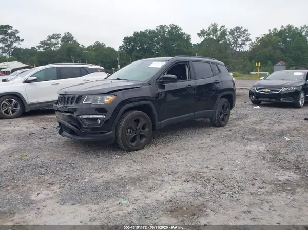 3C4NJDBB9JT456446 2018 JEEP COMPASS - Image 2