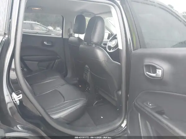 3C4NJDBB9JT456446 2018 JEEP COMPASS - Image 8