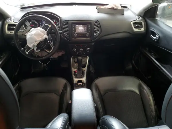 3C4NJDBB9JT457242 2018 JEEP COMPASS - Image 8
