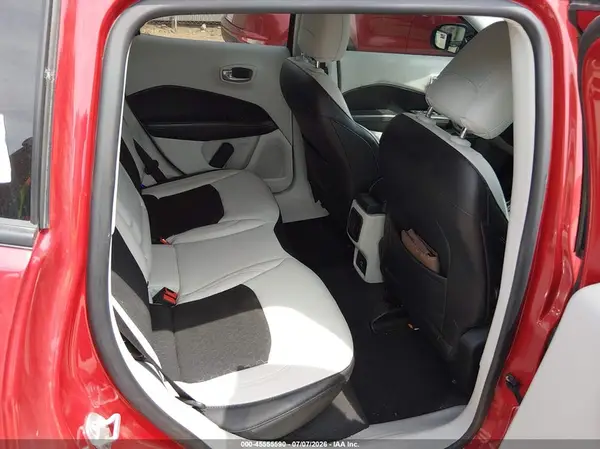 3C4NJDBB9JT467690 2018 JEEP COMPASS - Image 8